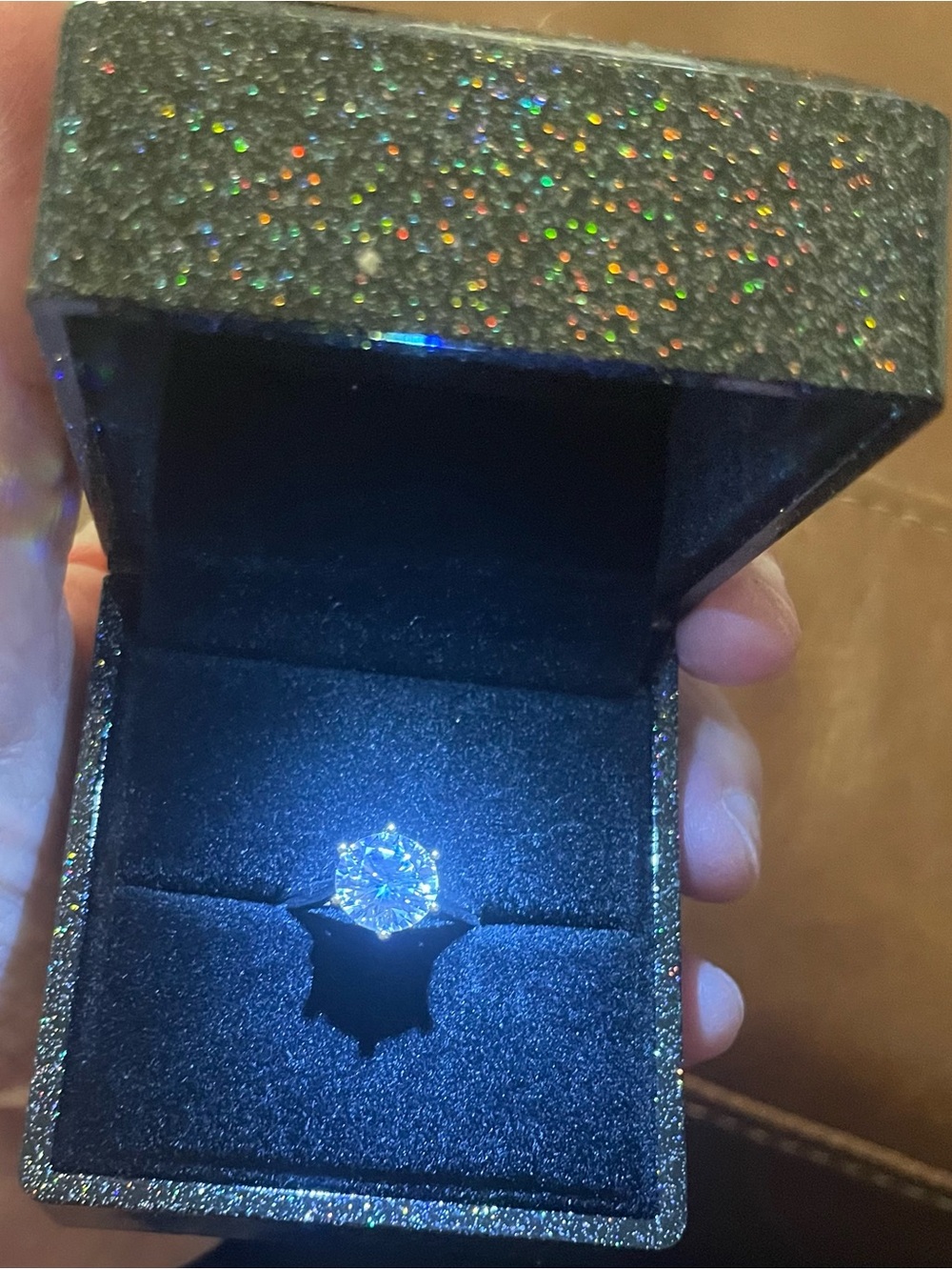 Diamond, round, cut 2 carat, Solitaire Ring in Sparkling White. NEW size 7